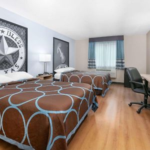 Double Room Two Double Beds Bath Tub Mobility Accessible or Non-Smoking